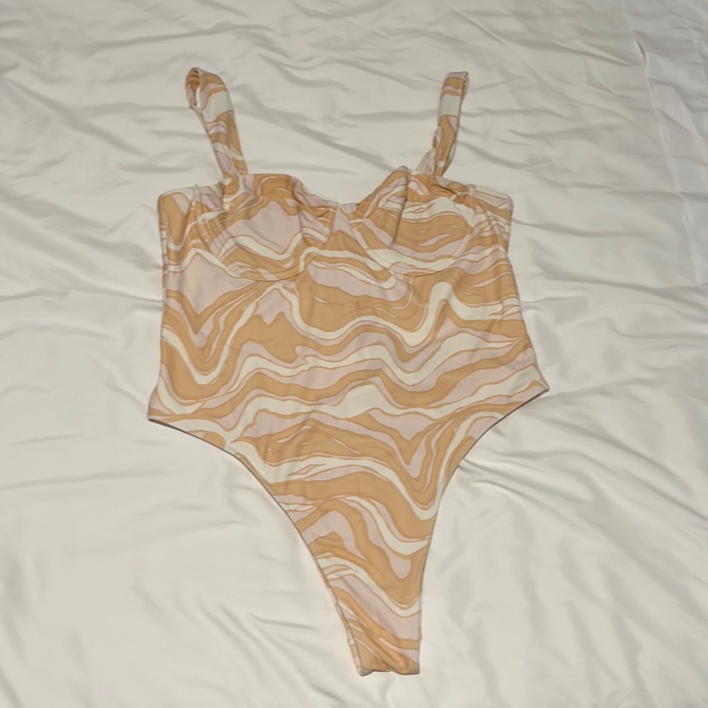 Abercrombie and Fitch women’s size L one piece, swimsuit, underwire, tie back